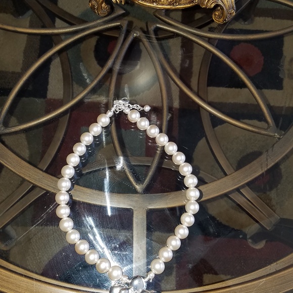 Pearl necklace and silver flower - Picture 2 of 3